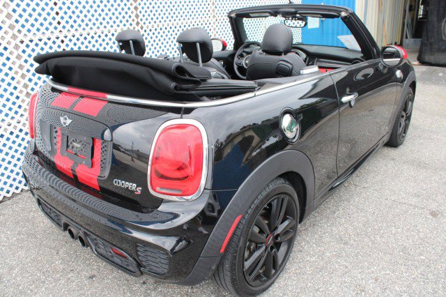 Used 2017 MINI Cooper S image 12