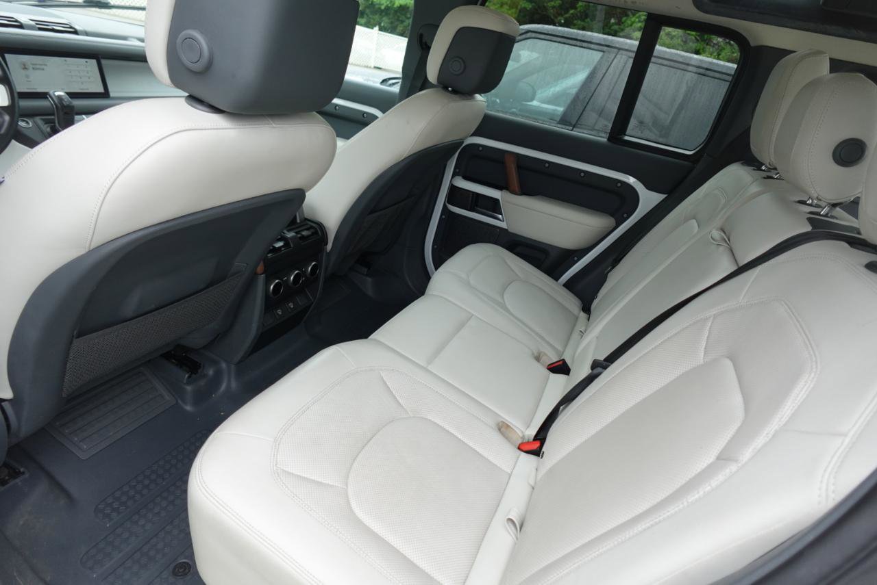Used 2023 Land Rover Defender 110 SE AWD/4WD image 18