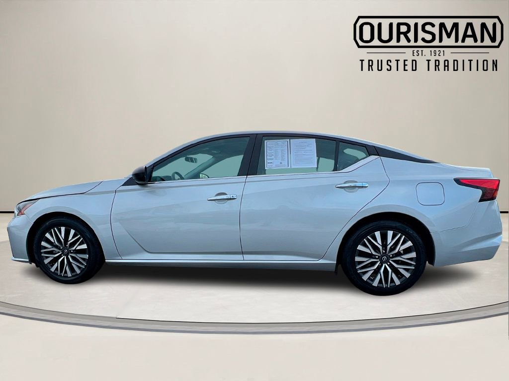 Used 2024 Nissan Altima 2.5 SV video 3