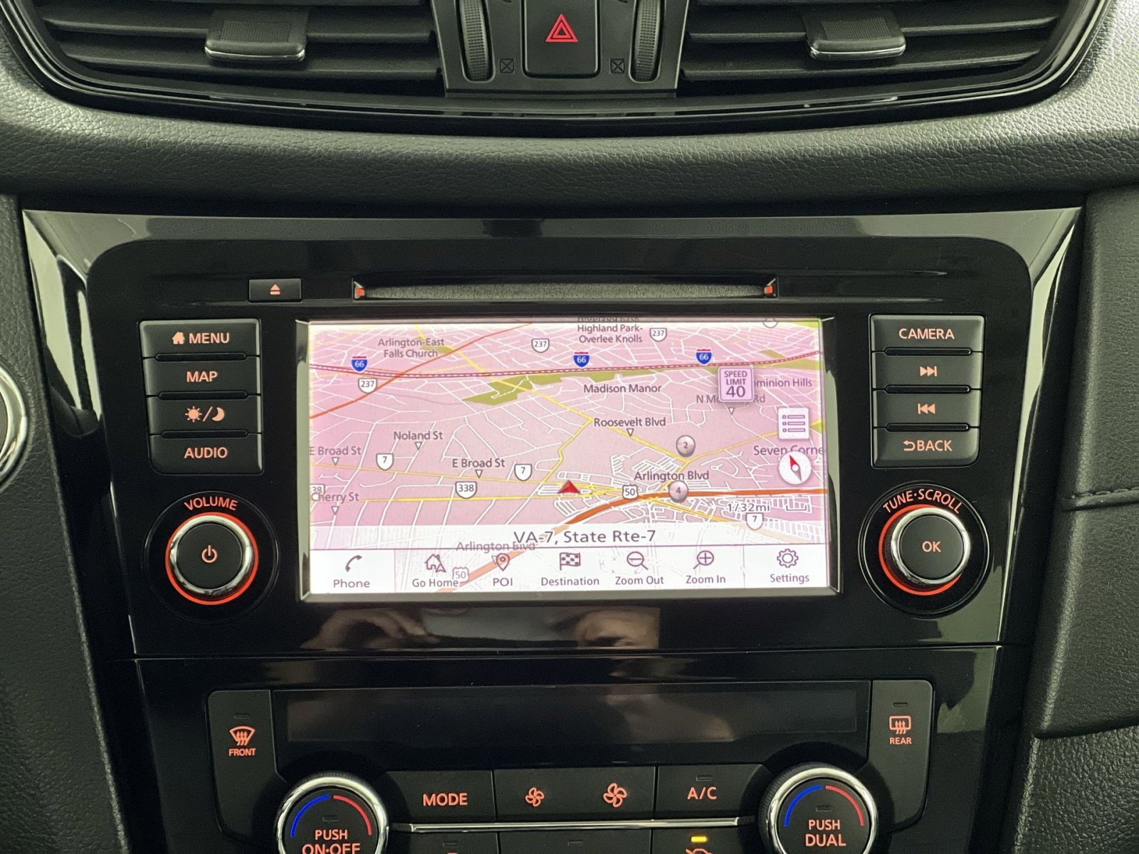 Used 2018 Nissan Rogue SV w/ Premium Package image 20