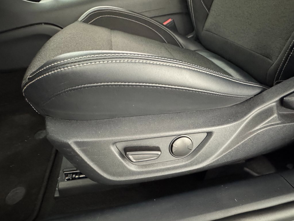 Used 2024 Ford Mustang Convertible image 34