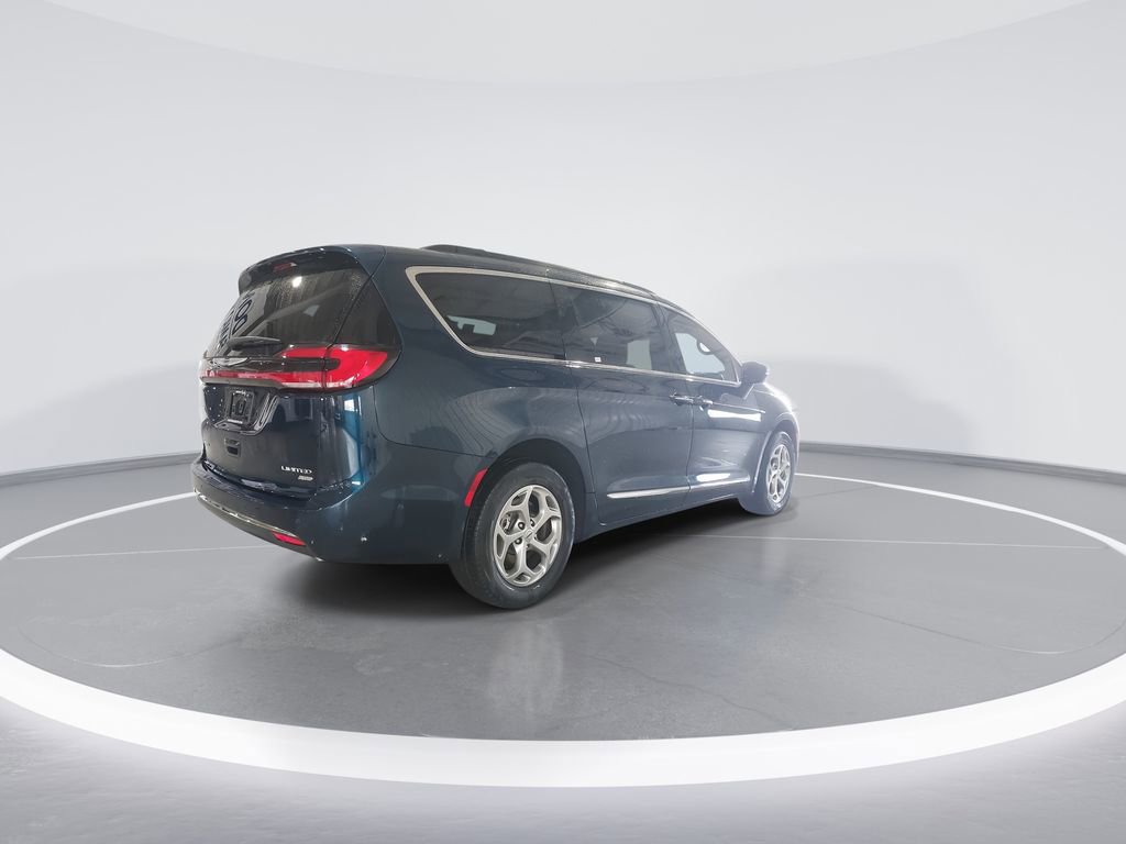 Used 2022 Chrysler Pacifica Limited image 8