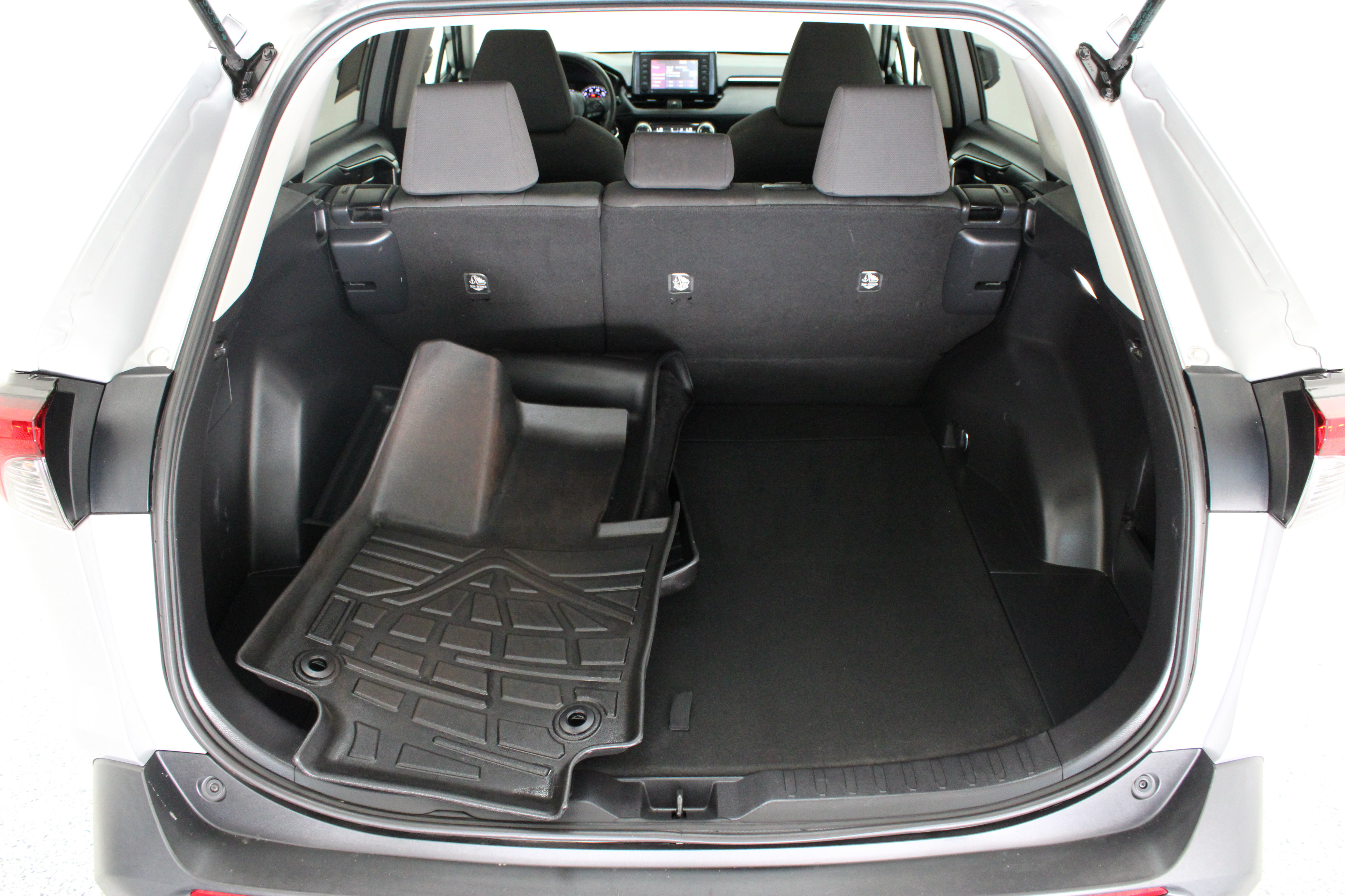Used 2022 Toyota RAV4 XLE AWD/4WD image 30