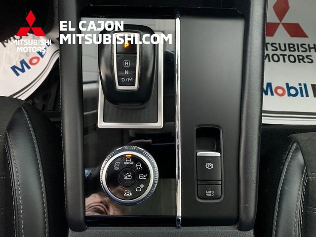 Used 2024 Mitsubishi Outlander SE image 19