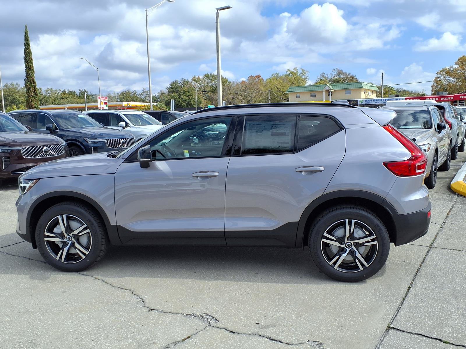 New 2026 Volvo XC40 B5 Core AWD/4WD image 4