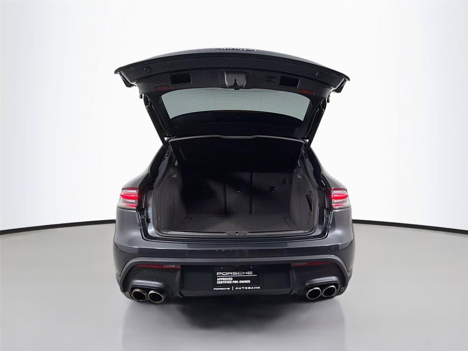 Certified 2023 Porsche Macan S AWD/4WD image 36