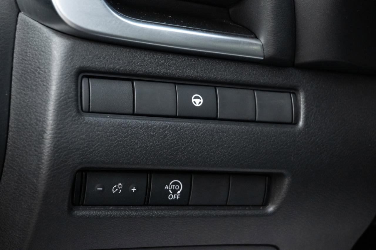 Used 2023 Nissan Rogue SV FWD image 27