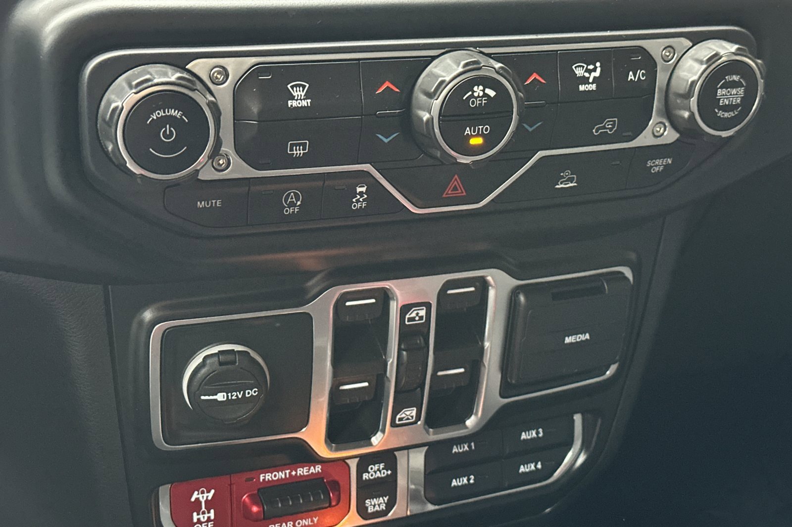 Used 2022 Jeep Wrangler Unlimited Rubicon w/ LED Lighting Group image 27