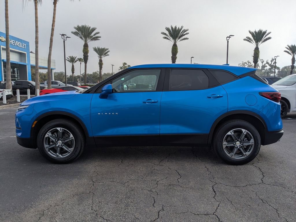 Used 2025 Chevrolet Blazer LT image 7