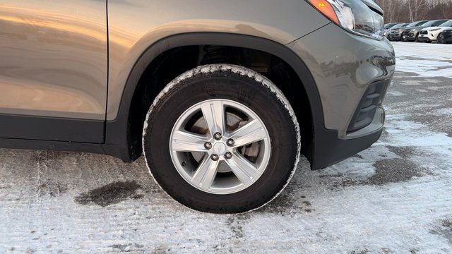 Used 2021 Chevrolet Trax LS w/ Tint and Cruise Package image 10