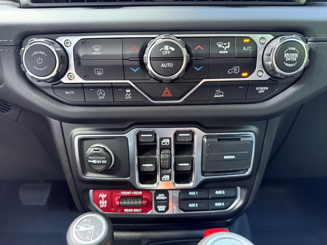 New 2025 Jeep Gladiator Rubicon image 23