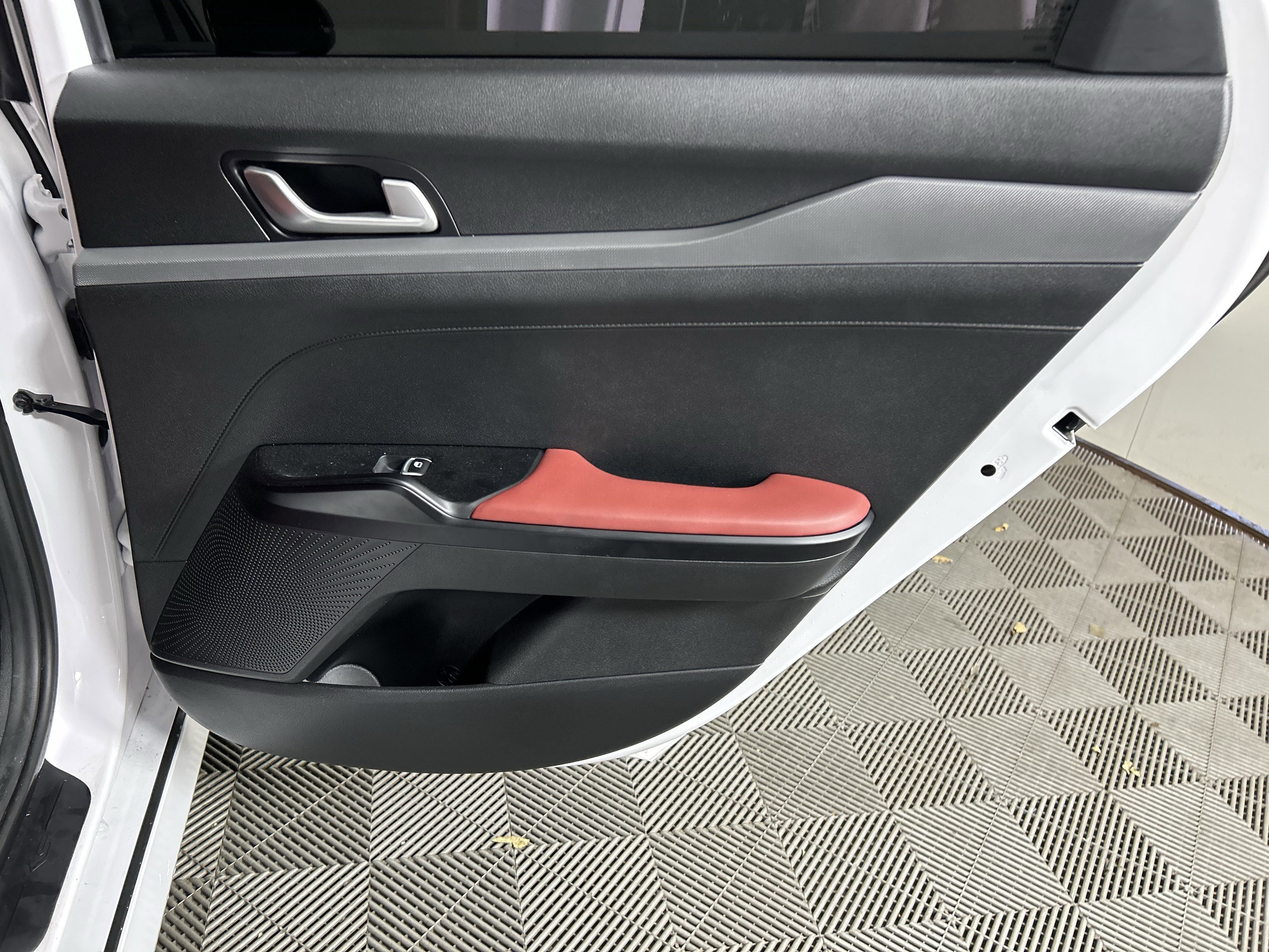 Used 2023 Kia K5 GT-Line image 38