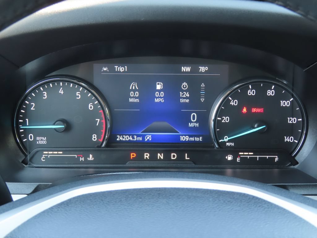 Used 2024 Ford Explorer XLT w/ Equipment Group 202A AWD/4WD image 22