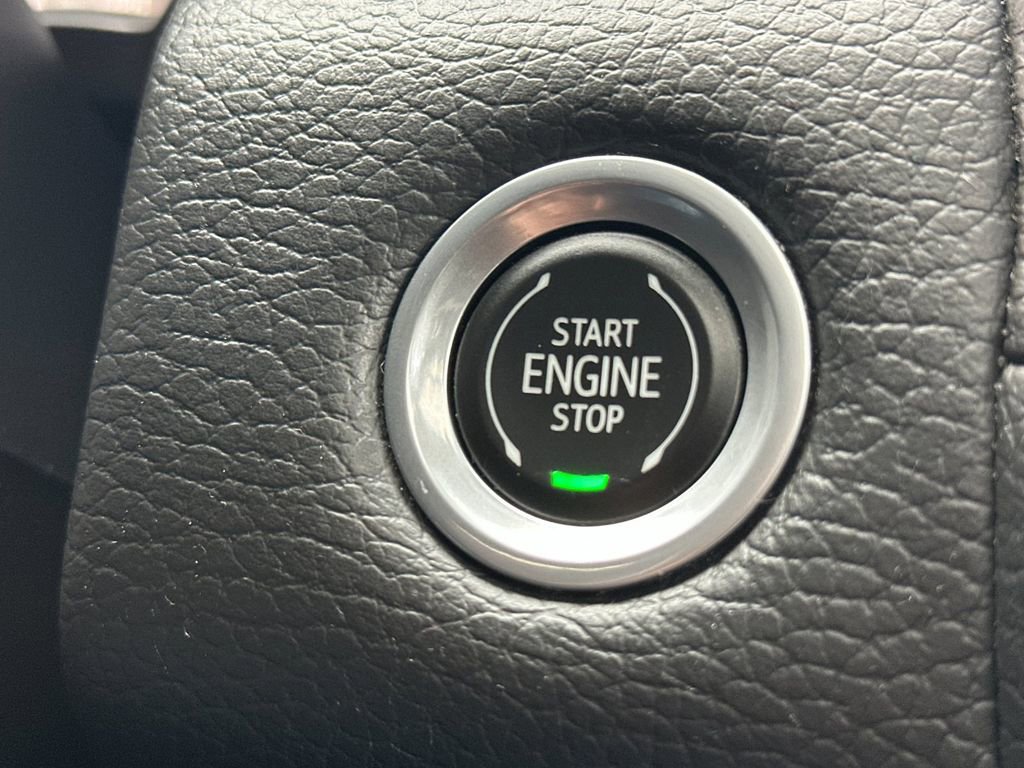 Used 2021 GMC Yukon Denali w/ Denali Premium Package image 22