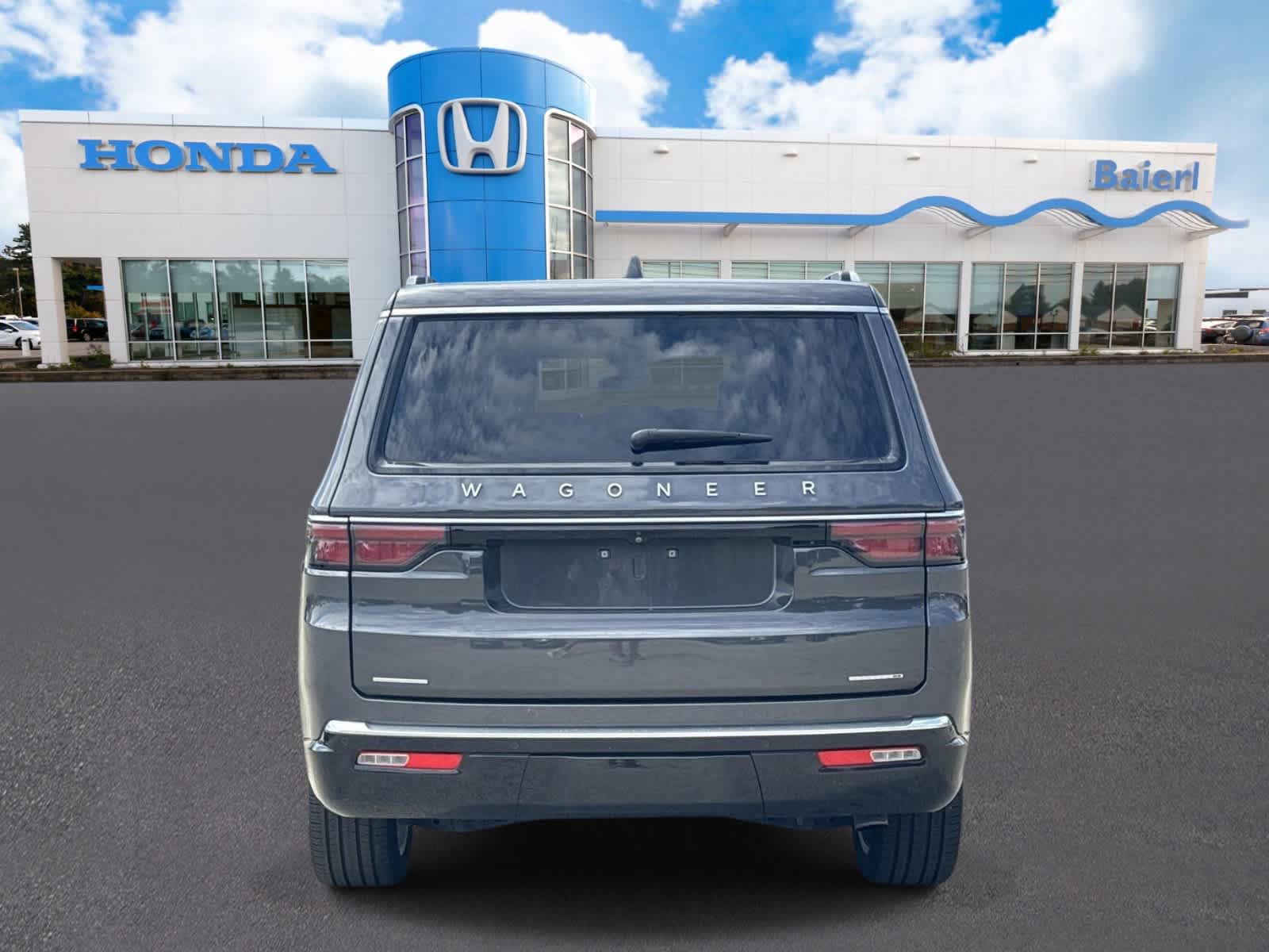 Used 2023 Jeep Wagoneer Series II w/ Convenience Group I AWD/4WD image 4