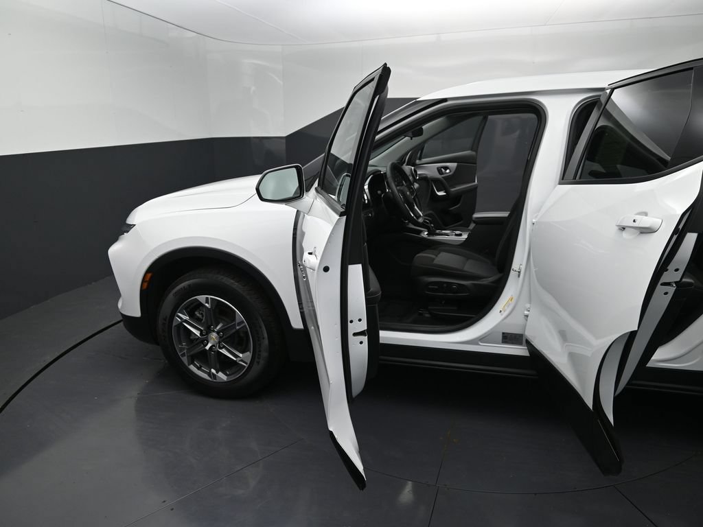 Used 2023 Chevrolet Blazer LT AWD/4WD image 13