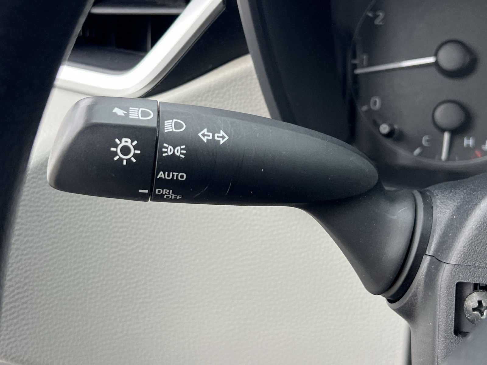 Used 2024 Toyota Corolla LE FWD image 33