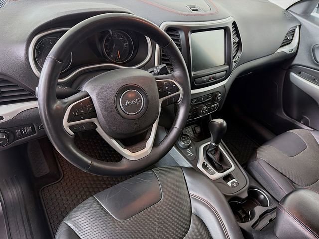 Used 2018 Jeep Cherokee Trailhawk w/ Quick Order Package 25L image 11