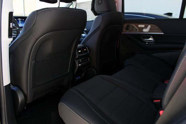 New 2026 Mercedes-Benz GLS 450 4MATIC image 36