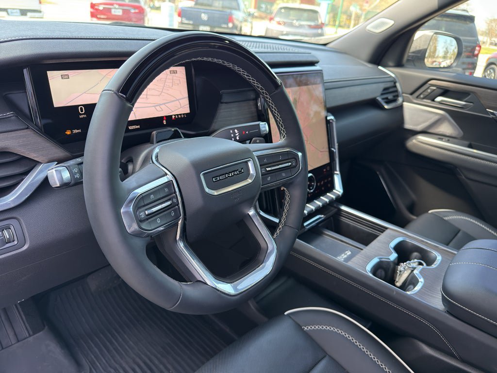 Used 2025 GMC Acadia Denali w/ Super Cruise Package FWD image 39