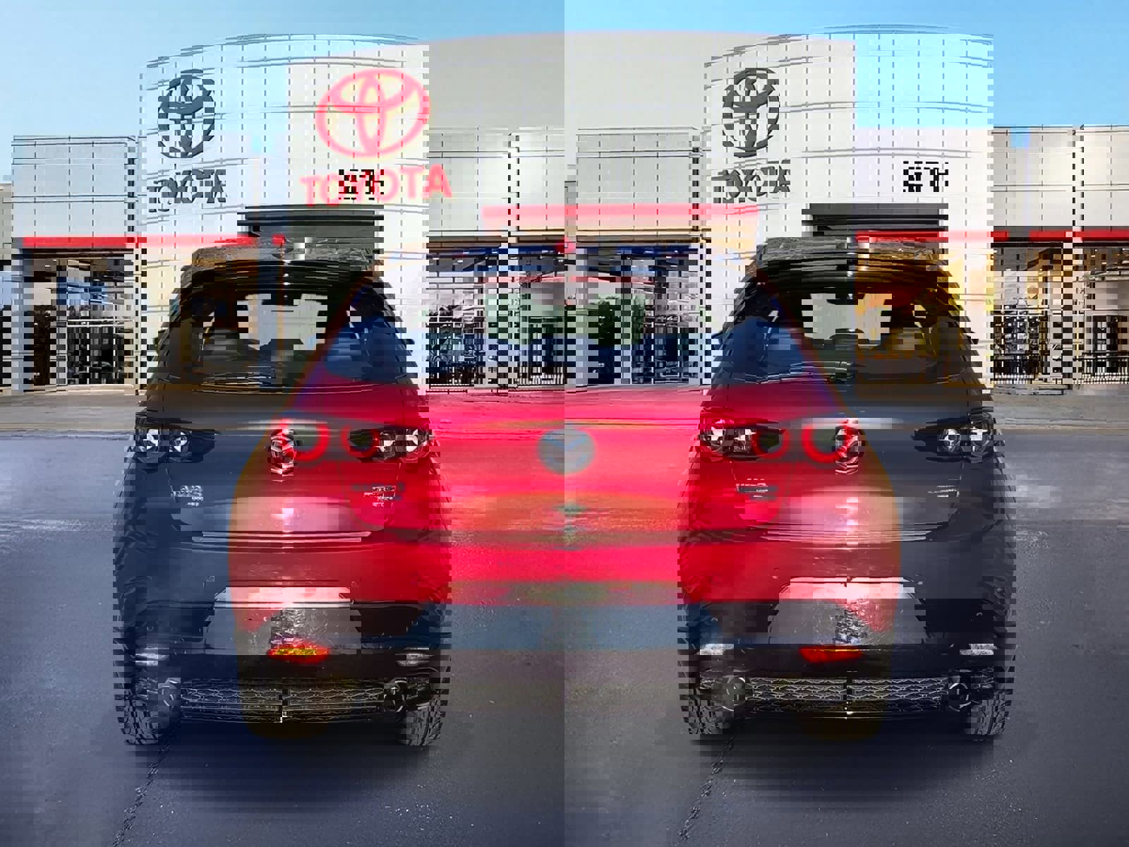 Used 2023 MAZDA MAZDA3 Hatchback w/ Appearance Package image 6