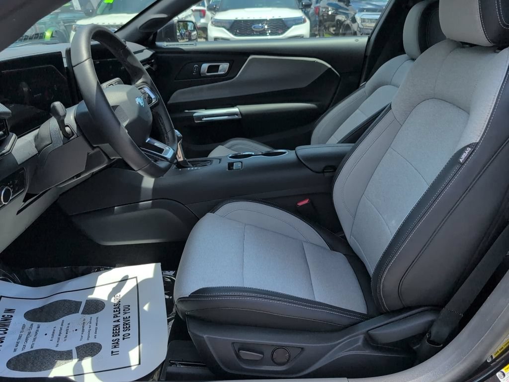 Certified 2024 Ford Mustang Coupe RWD image 8