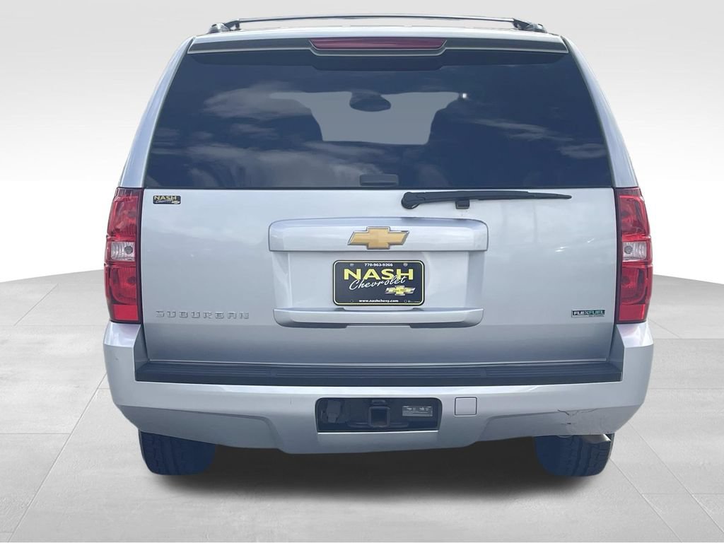 Used 2012 Chevrolet Suburban LS RWD image 4
