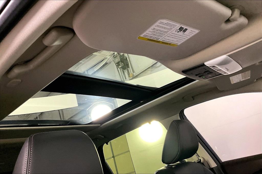 Used 2025 Nissan Rogue Platinum w/ Platinum Premium Package image 23