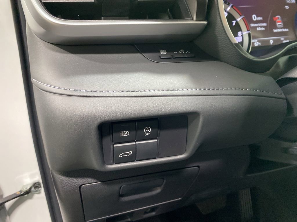 Used 2023 Toyota Highlander XLE AWD/4WD image 26