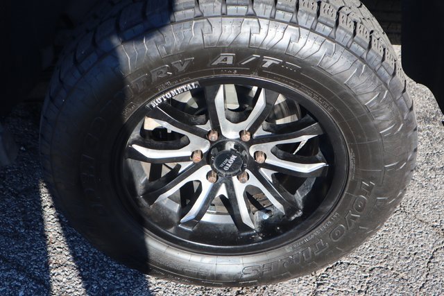 Used 2020 Chevrolet Tahoe LT image 24