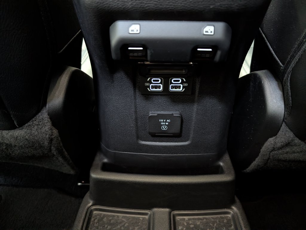 Used 2023 Jeep Wrangler Unlimited Sahara w/ Cold Weather Group AWD/4WD image 11