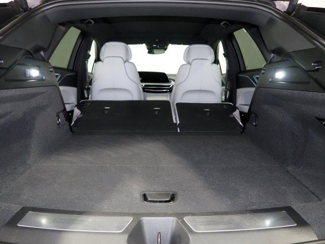 Used 2024 Cadillac Lyriq AWD Luxury image 48
