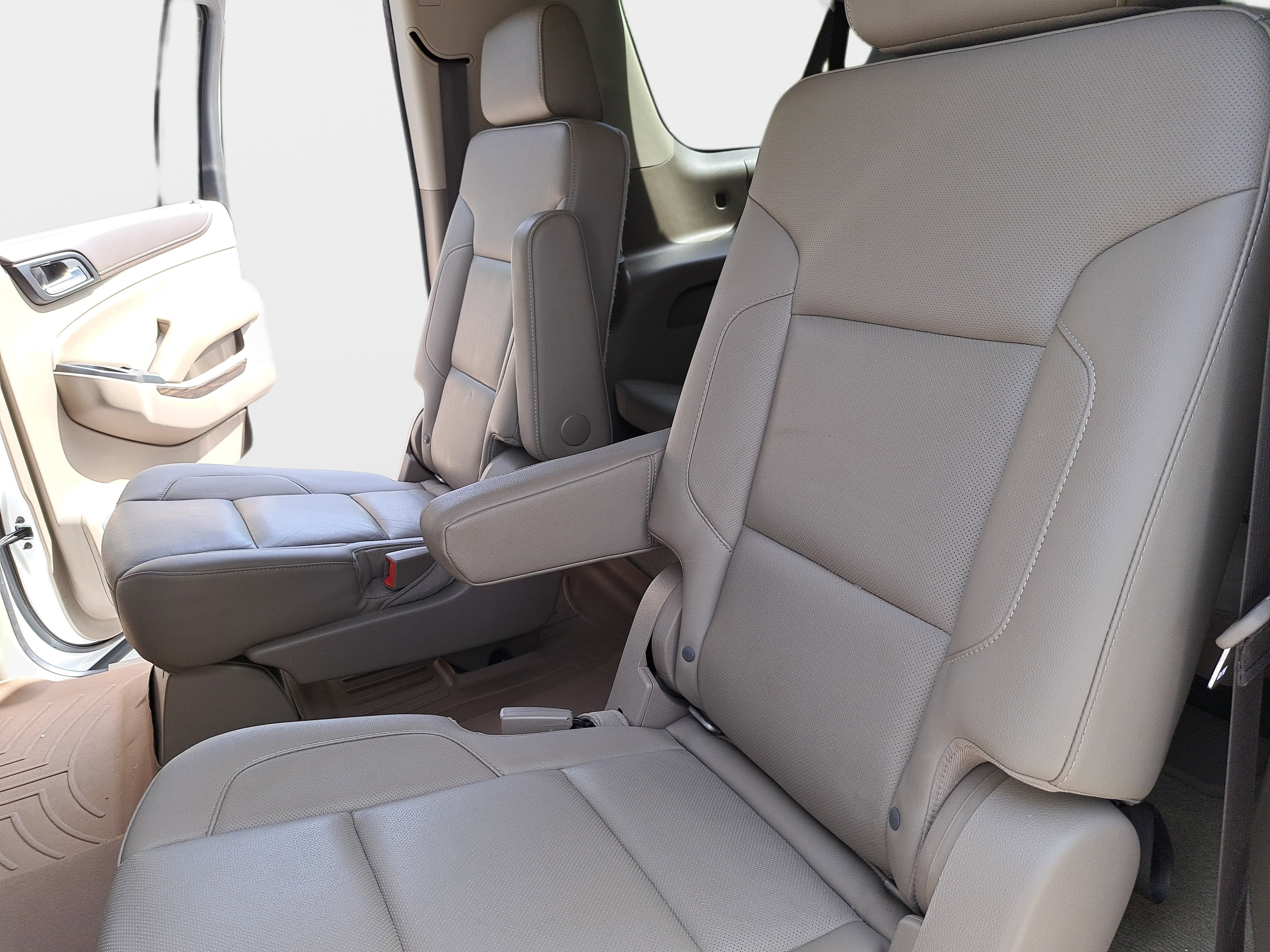 Used 2017 GMC Yukon XL SLT w/ Premium Edition image 16