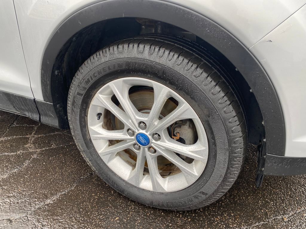 Used 2017 Ford Escape SE image 28