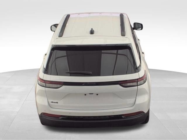 Used 2025 Jeep Grand Cherokee Altitude image 7