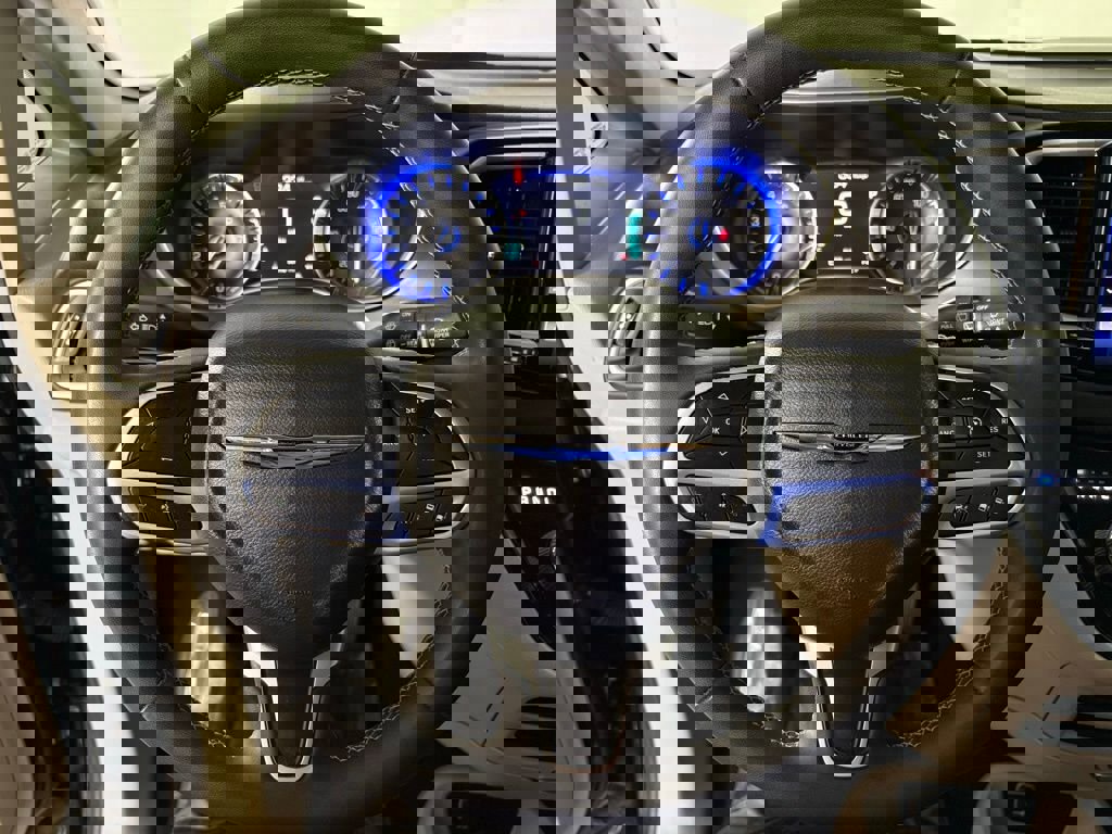 Used 2023 Chrysler Pacifica Touring-L image 19