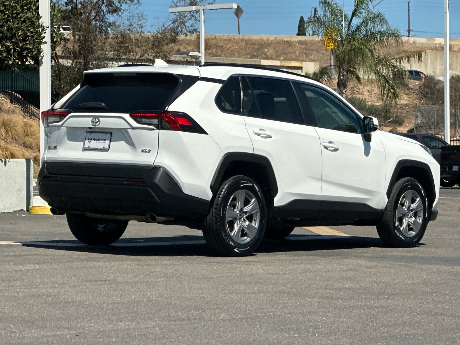 Used 2025 Toyota RAV4 XLE FWD image 5
