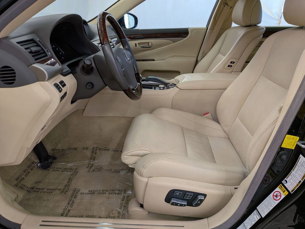Used 2014 Lexus LS 460 AWD w/ Comfort Package image 14