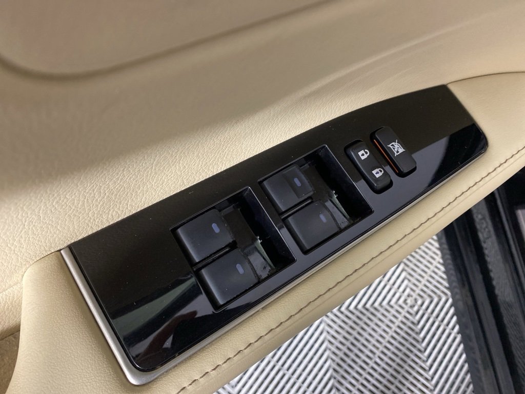 Used 2018 Lexus ES 300h image 7