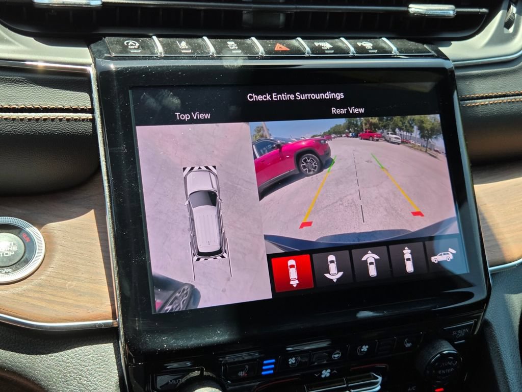 Used 2025 Jeep Grand Cherokee Summit AWD/4WD image 27