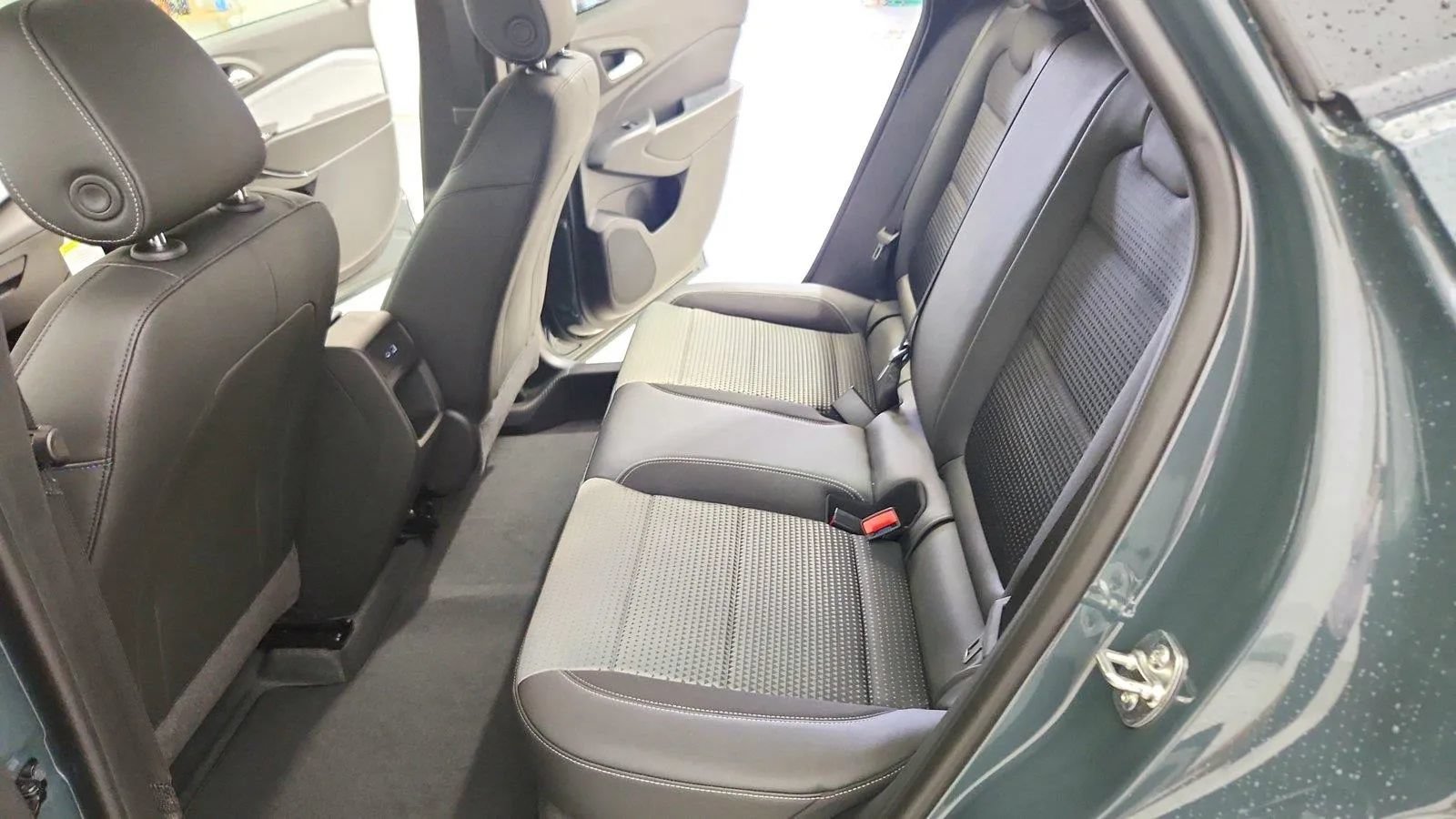 New 2026 Chevrolet Trax LT w/ Sunroof Package FWD image 26