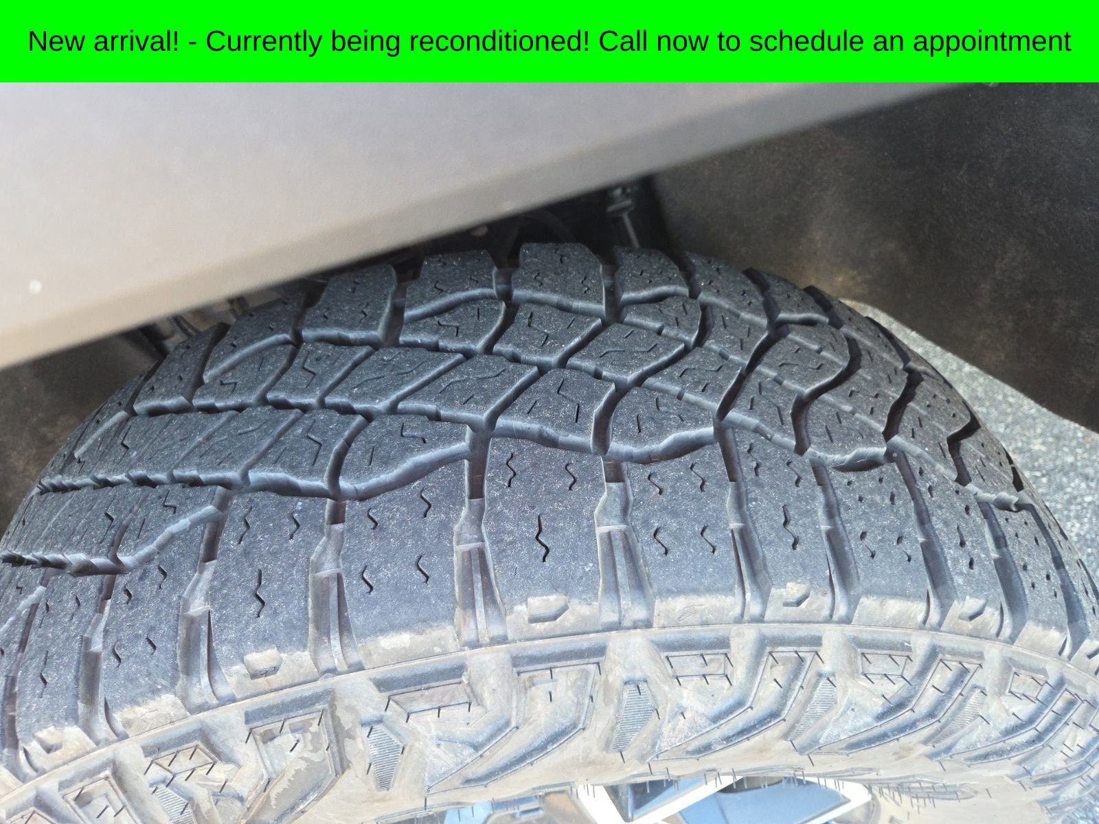 Used 2024 GMC Canyon AT4X image 3