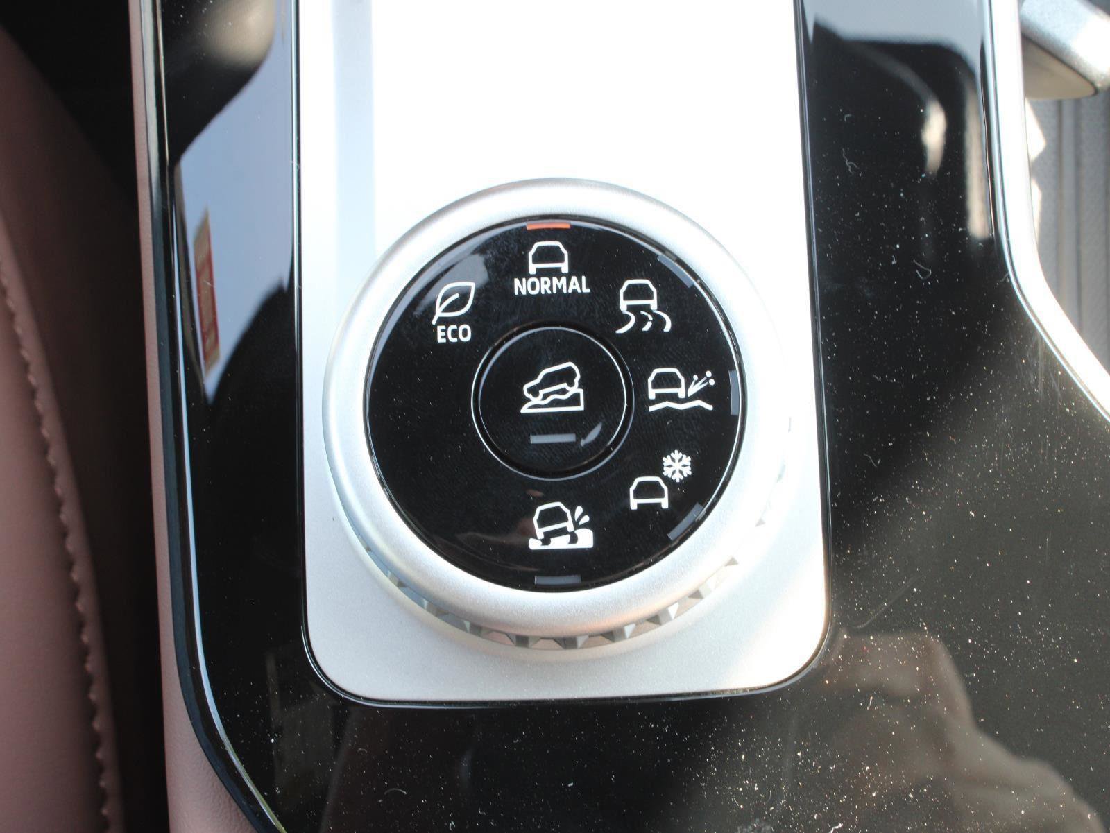 New 2025 Mitsubishi Outlander SEL image 23