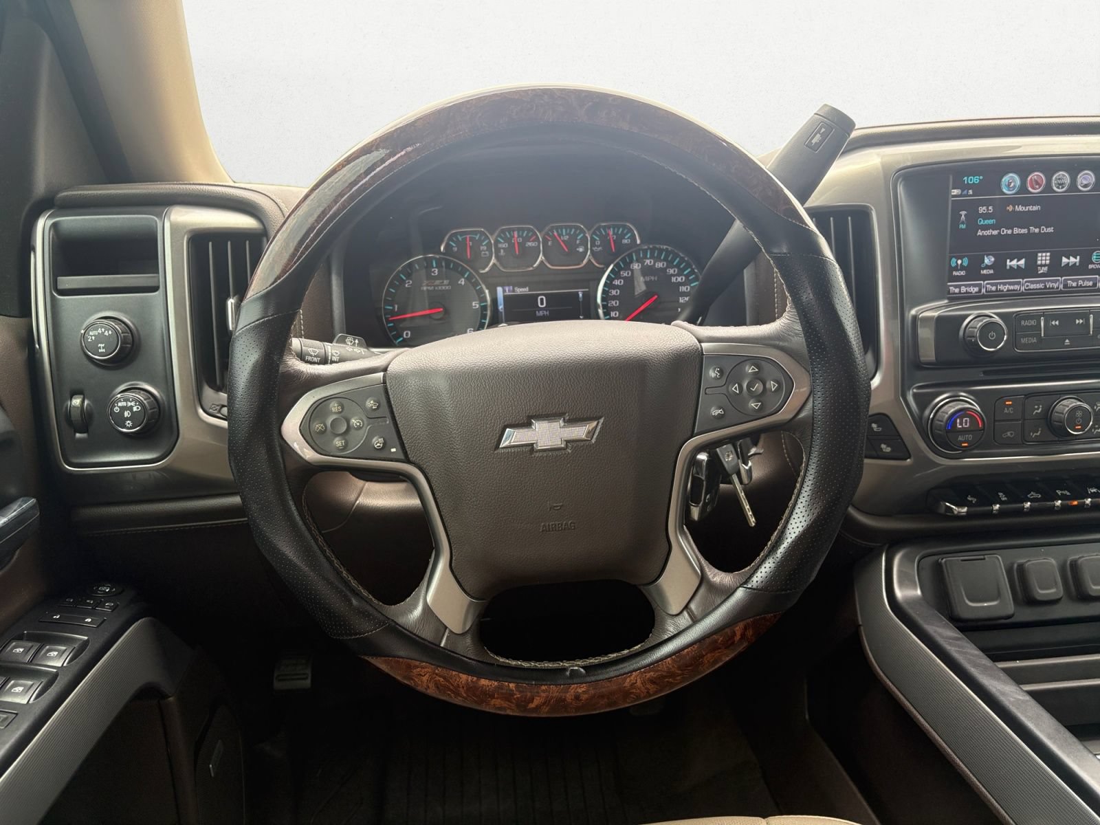 Used 2018 Chevrolet Silverado 1500 LTZ Z71 w/ Centennial Edition AWD/4WD image 9
