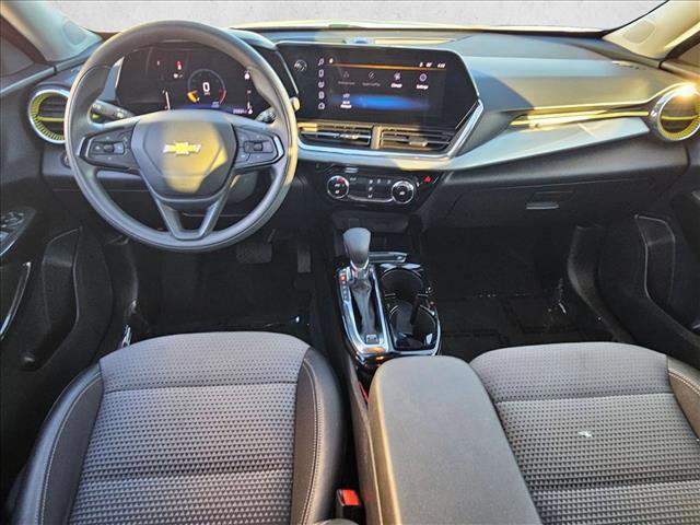 Used 2025 Chevrolet Trax LT image 16