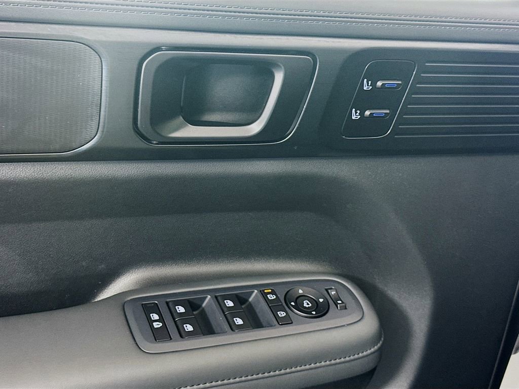 Certified 2025 Hyundai Santa Fe Calligraphy image 18