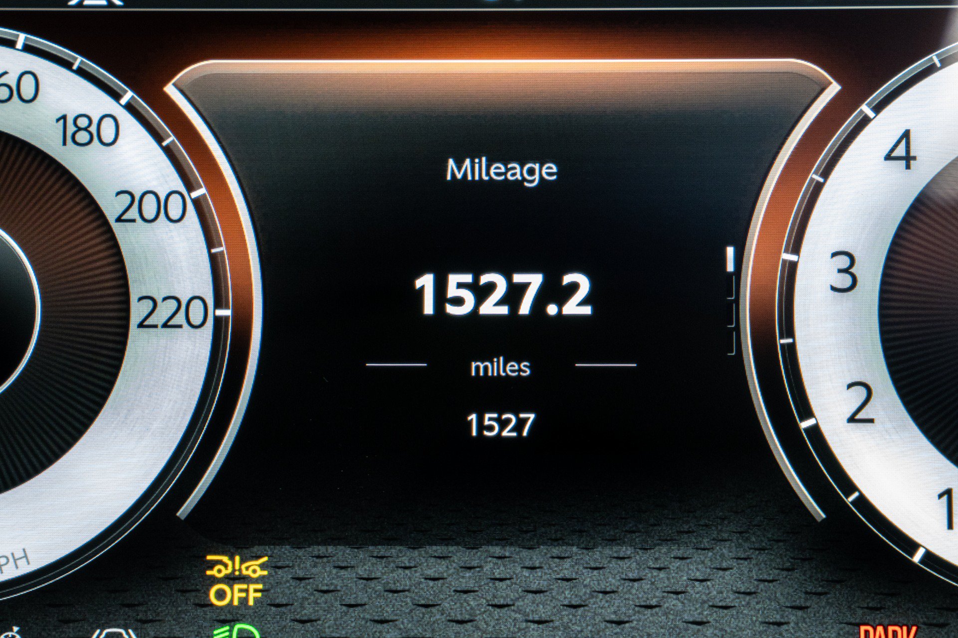 Used 2025 Aston Martin DB12 Convertible RWD image 21