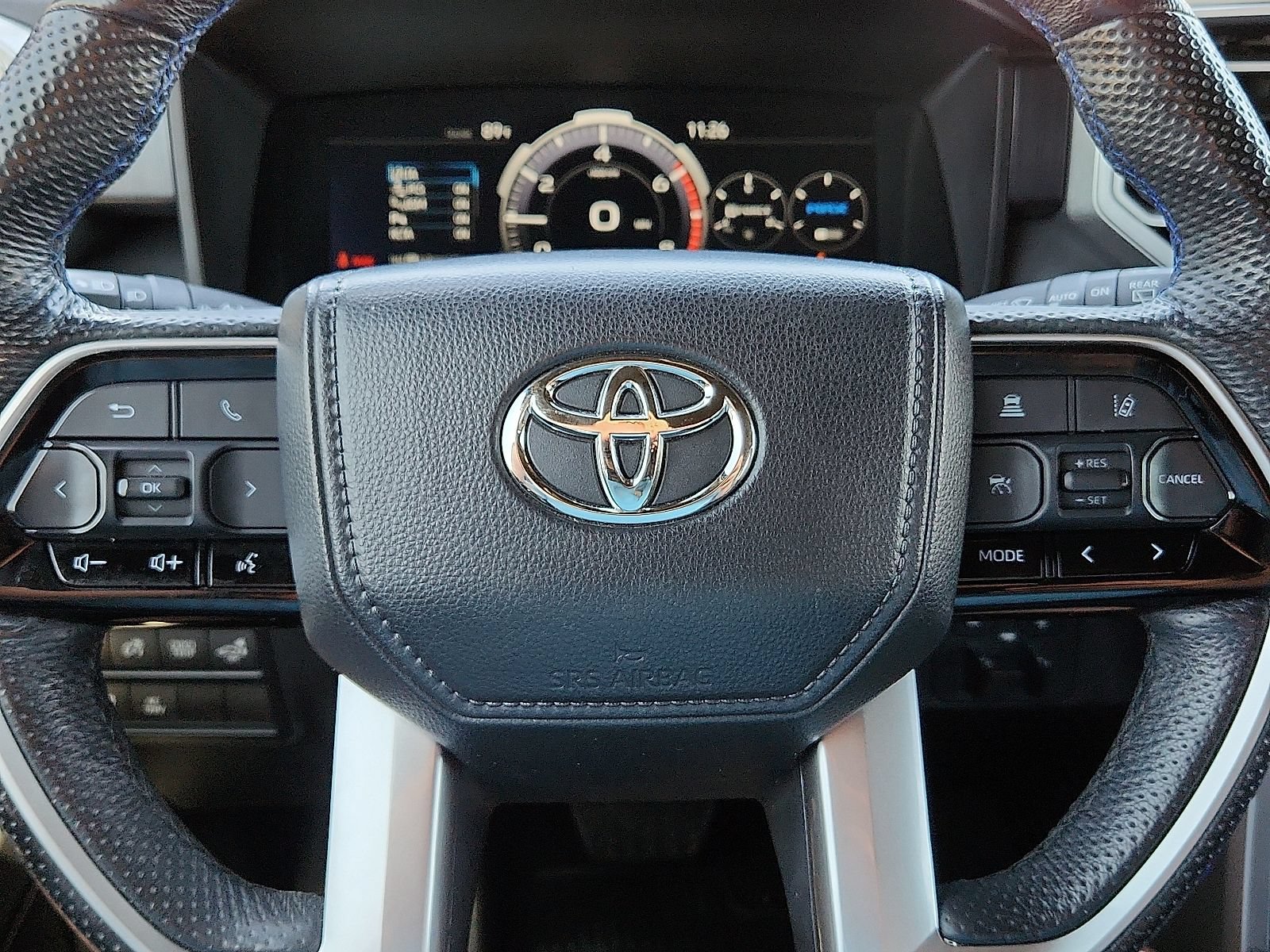 Used 2024 Toyota Sequoia Platinum AWD/4WD image 25