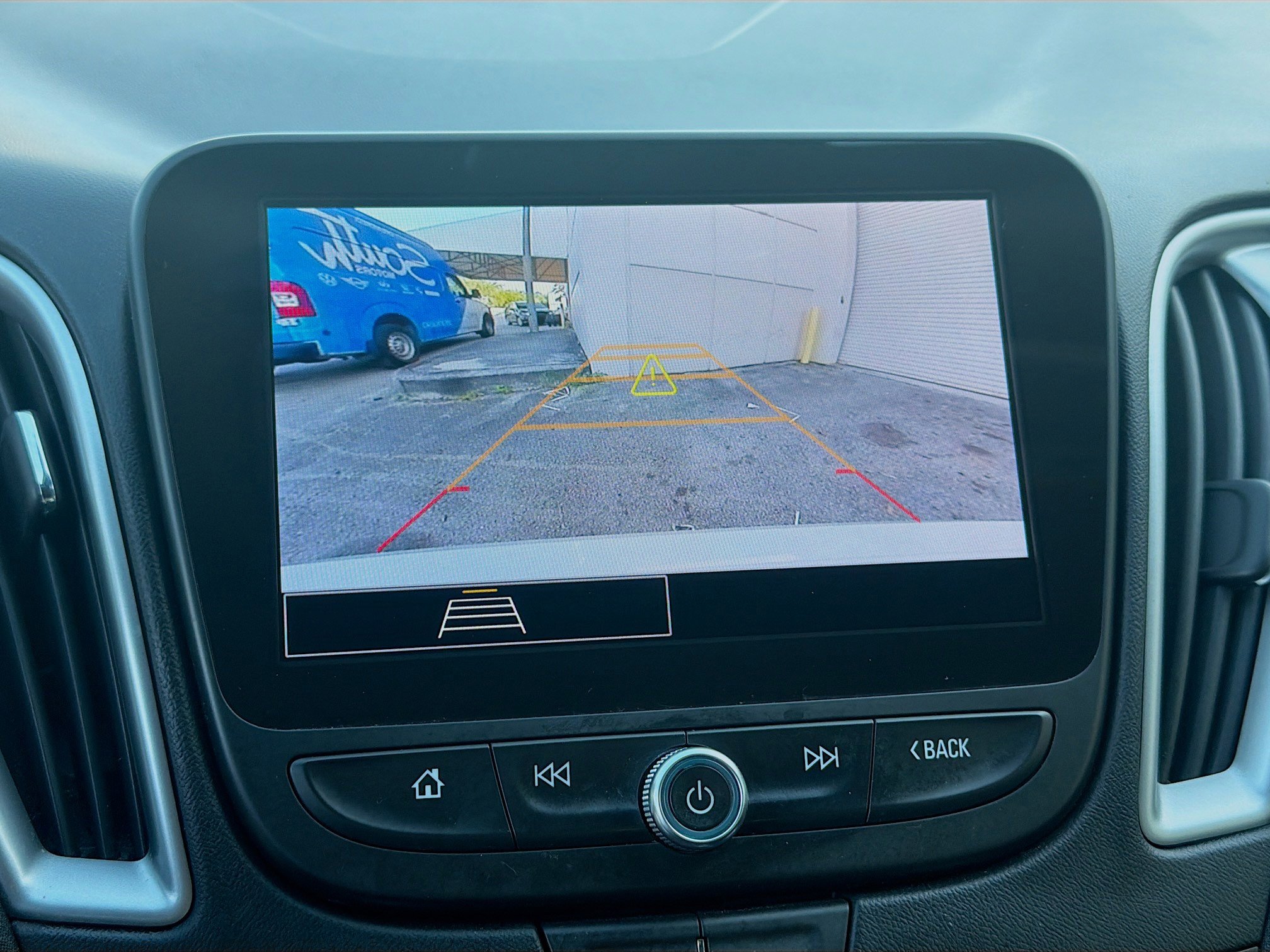Used 2025 Chevrolet Malibu LT FWD image 12
