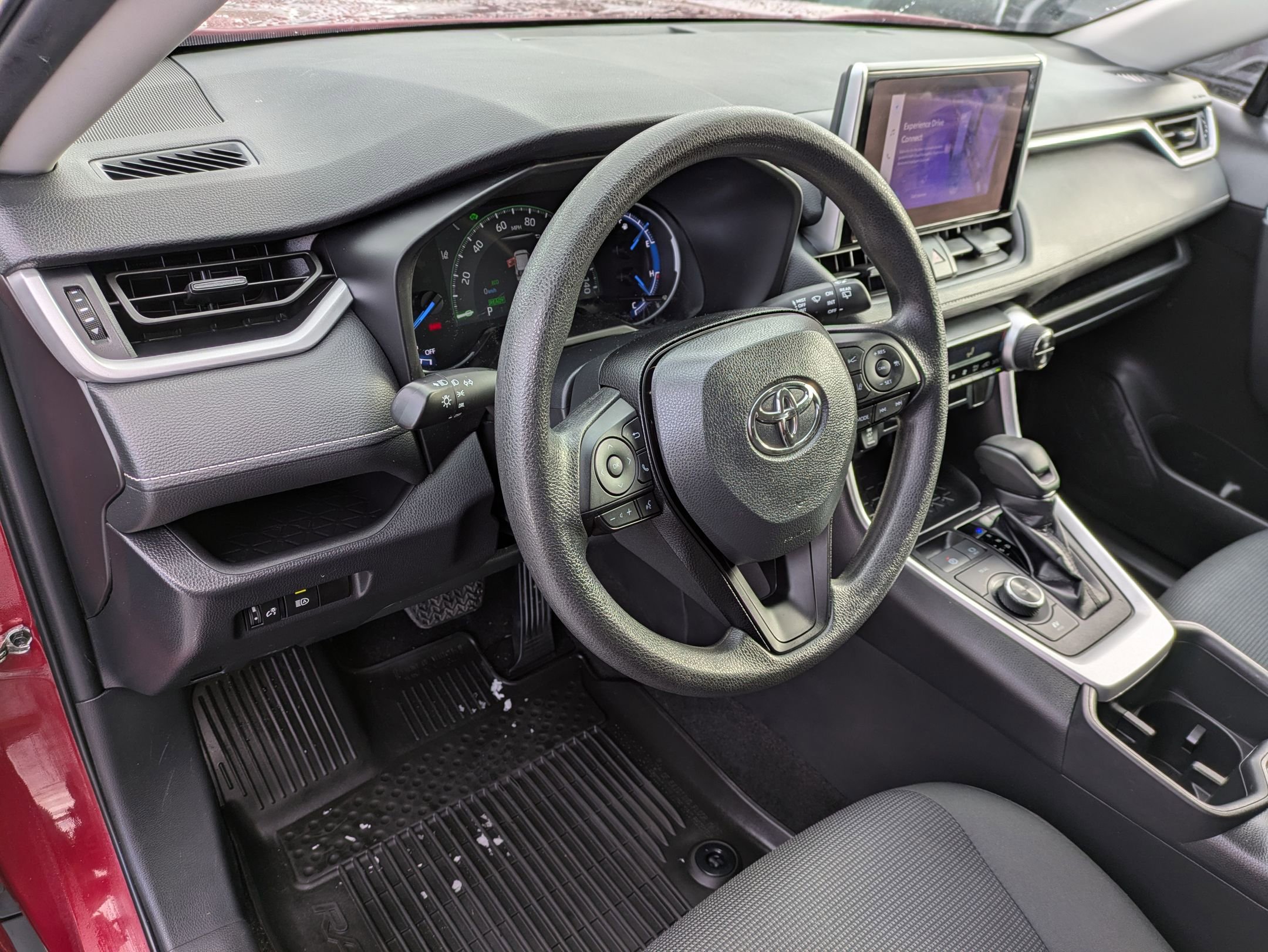 Used 2024 Toyota RAV4 LE image 8